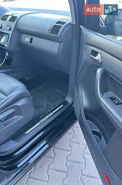 Минивэн Volkswagen Touran 2011 в 