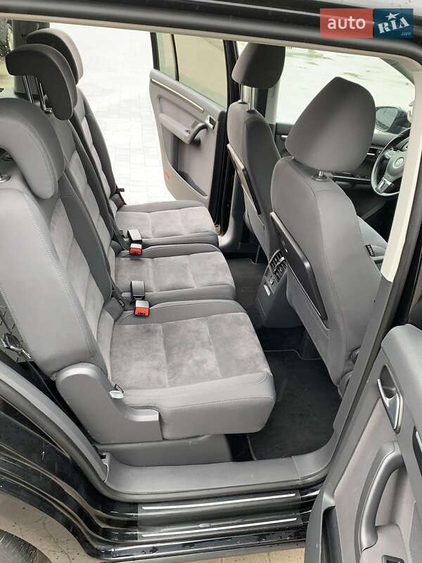 Мінівен Volkswagen Touran 2010 в Заліщиках