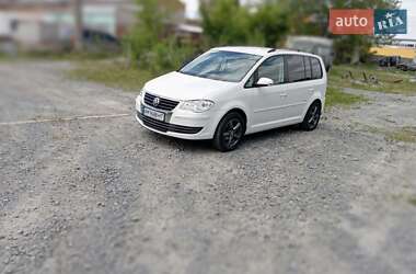 Минивэн Volkswagen Touran 2009 в Звягеле