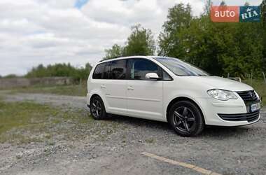 Мінівен Volkswagen Touran 2009 в Звягелі