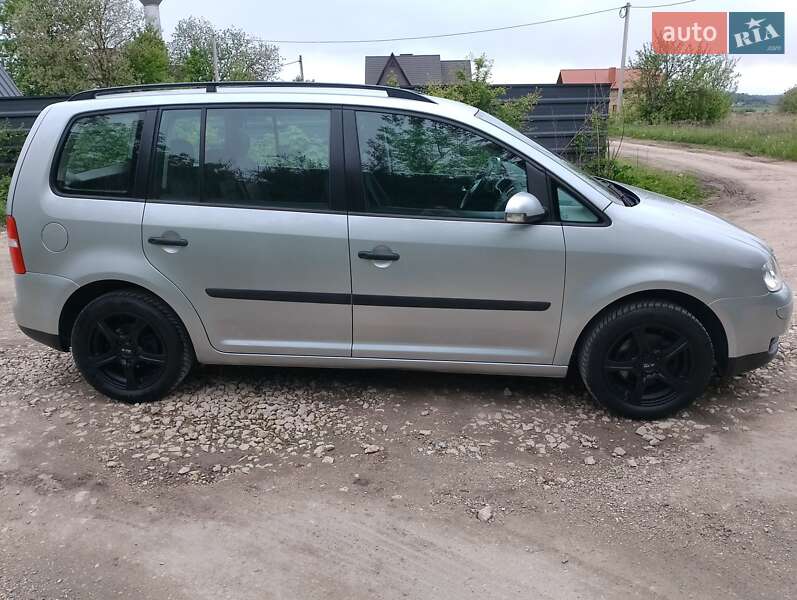 Мінівен Volkswagen Touran 2004 в Тернополі