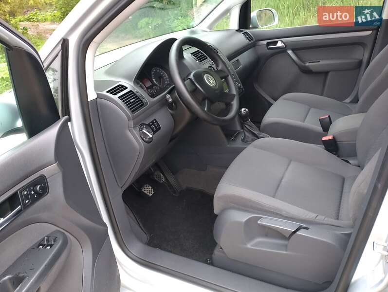 Мінівен Volkswagen Touran 2004 в Тернополі