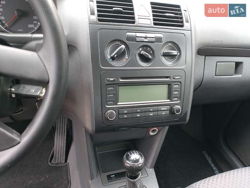 Мінівен Volkswagen Touran 2004 в Тернополі