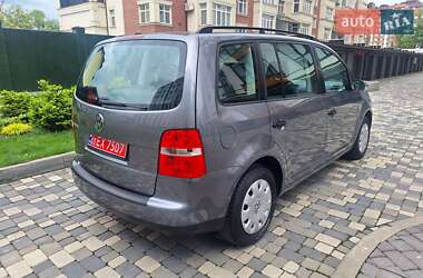 Минивэн Volkswagen Touran 2006 в 