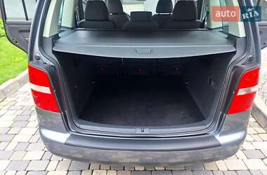 Минивэн Volkswagen Touran 2006 в 