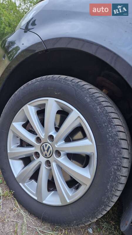 Мінівен Volkswagen Touran 2012 в Черкасах