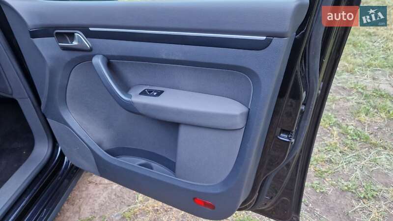 Мінівен Volkswagen Touran 2012 в Черкасах