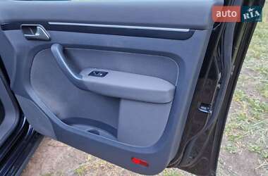 Минивэн Volkswagen Touran 2012 в 