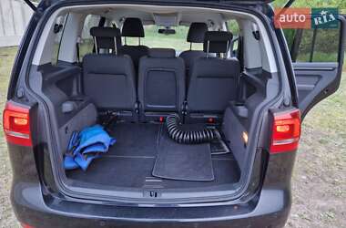 Минивэн Volkswagen Touran 2012 в 