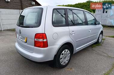 Мінівен Volkswagen Touran 2005 в 
