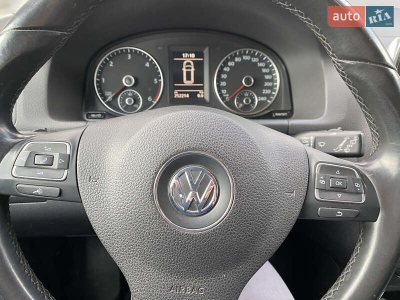 Мінівен Volkswagen Touran 2012 в Чечельнику