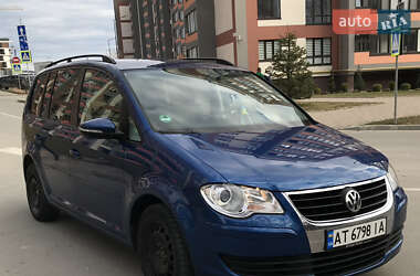 Мінівен Volkswagen Touran 2009 в 