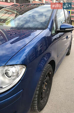 Мінівен Volkswagen Touran 2009 в 