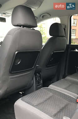 Мінівен Volkswagen Touran 2009 в 