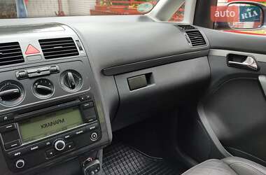 Минивэн Volkswagen Touran 2006 в 