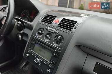 Минивэн Volkswagen Touran 2006 в 