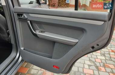 Минивэн Volkswagen Touran 2006 в 