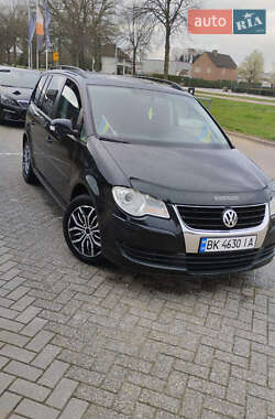 Минивэн Volkswagen Touran 2008 в 