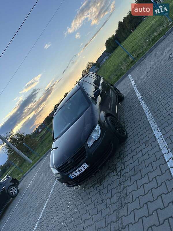 Минивэн Volkswagen Touran 2007 в Черновцах