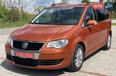 Мінівен Volkswagen Touran 2009 в 