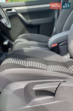 Мінівен Volkswagen Touran 2009 в 