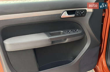 Мінівен Volkswagen Touran 2009 в 