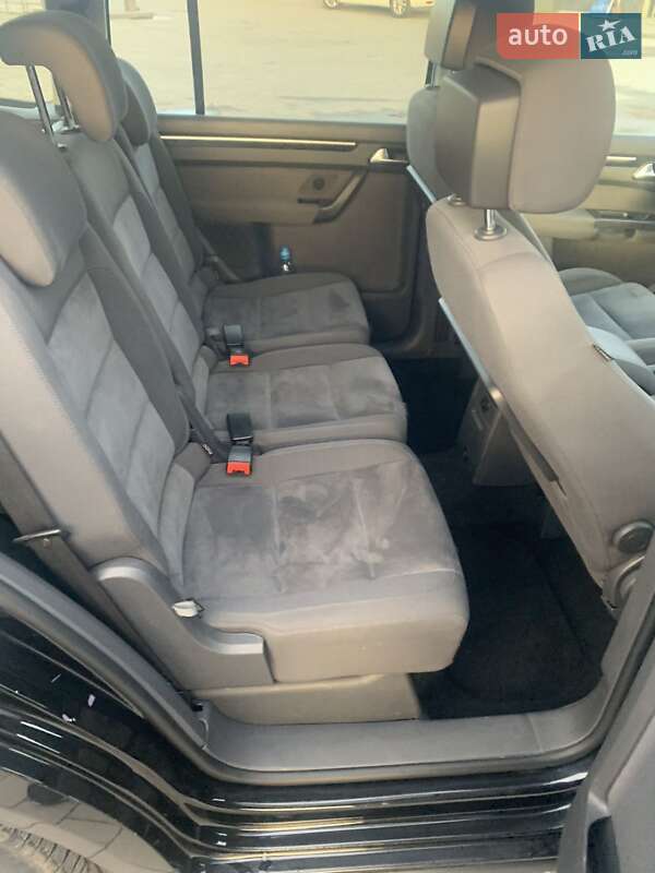Мінівен Volkswagen Touran 2014 в Чернівцях