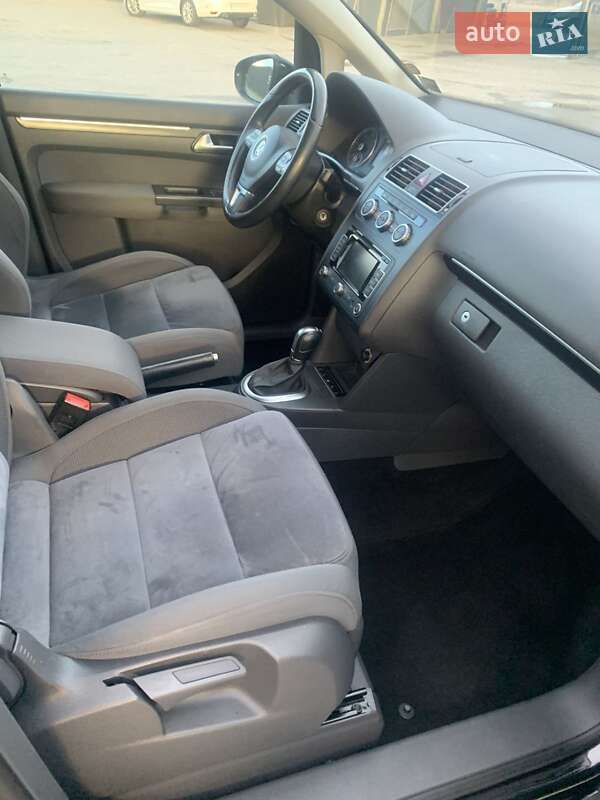 Мінівен Volkswagen Touran 2014 в Чернівцях