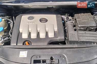 Минивэн Volkswagen Touran 2004 в 