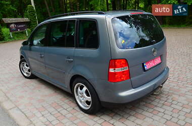Мінівен Volkswagen Touran 2007 в 