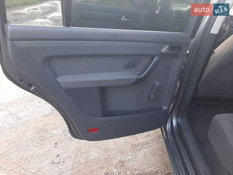 Минивэн Volkswagen Touran 2004 в Полтаве