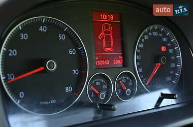 Минивэн Volkswagen Touran 2007 в 