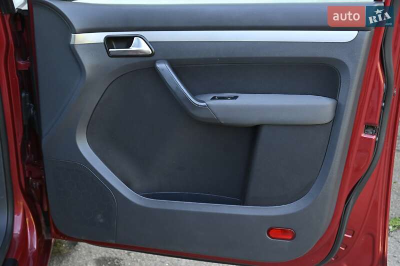 Мінівен Volkswagen Touran 2007 в Бердичеві