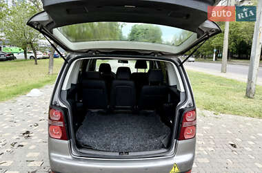 Мінівен Volkswagen Touran 2008 в 