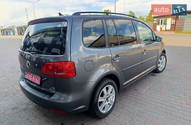 Мінівен Volkswagen Touran 2011 в 