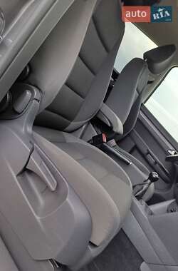 Мінівен Volkswagen Touran 2011 в 