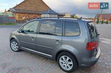 Мінівен Volkswagen Touran 2011 в 