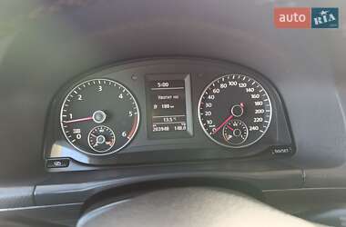 Мінівен Volkswagen Touran 2011 в 