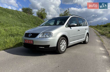 Минивэн Volkswagen Touran 2006 в Надворной