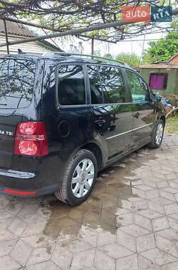 Мінівен Volkswagen Touran 2010 в 