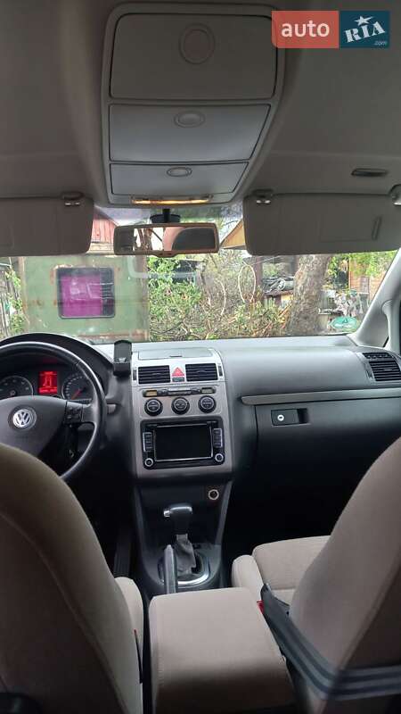 Минивэн Volkswagen Touran 2010 в Ахтырке