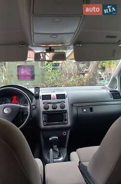 Мінівен Volkswagen Touran 2010 в 