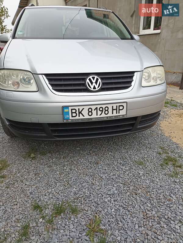Мінівен Volkswagen Touran 2004 в 
