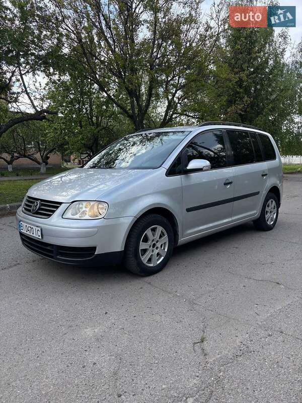 Минивэн Volkswagen Touran 2003 в 