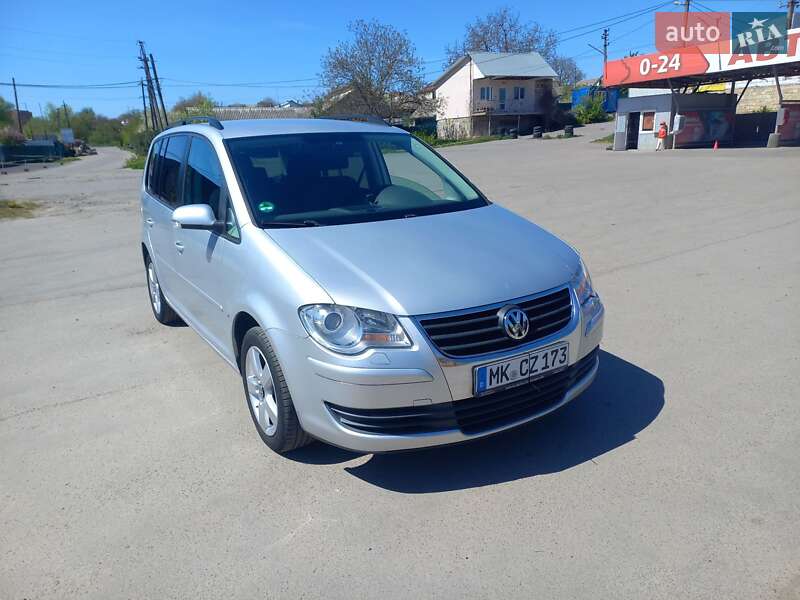 Минивэн Volkswagen Touran 2009 в Жмеринке