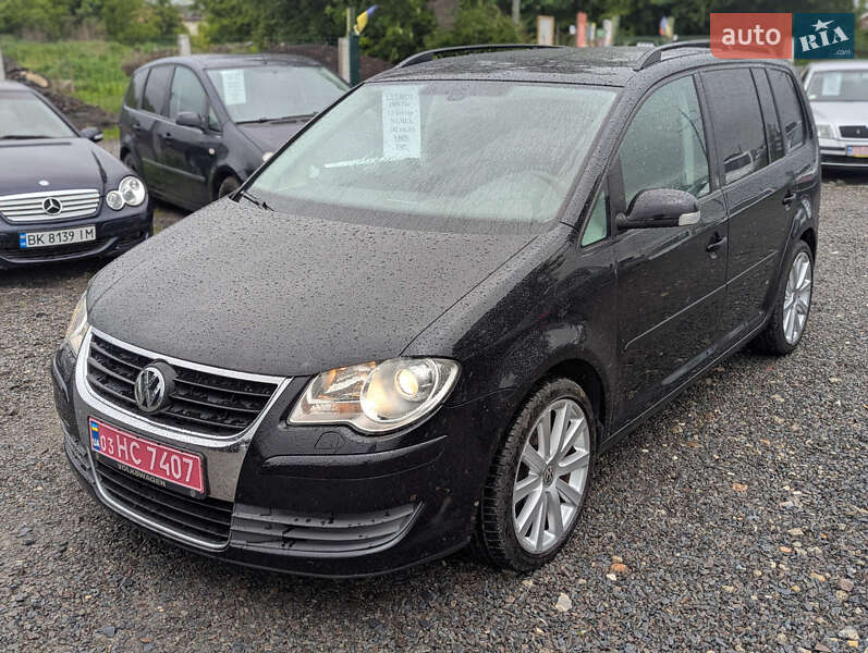 Минивэн Volkswagen Touran 2009 в 