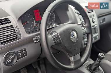 Минивэн Volkswagen Touran 2009 в 