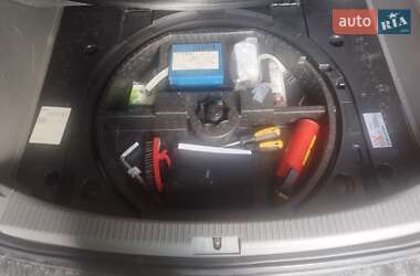 Мінівен Volkswagen Touran 2004 в Новомосковську