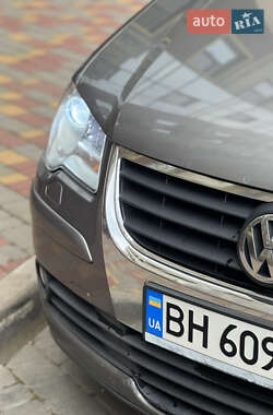 Минивэн Volkswagen Touran 2008 в 