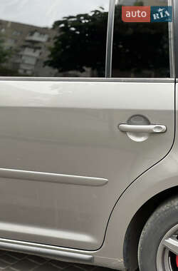 Минивэн Volkswagen Touran 2008 в 